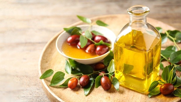 Cách làm sữa rửa mặt với dầu jojoba an toàn, dịu nhẹ